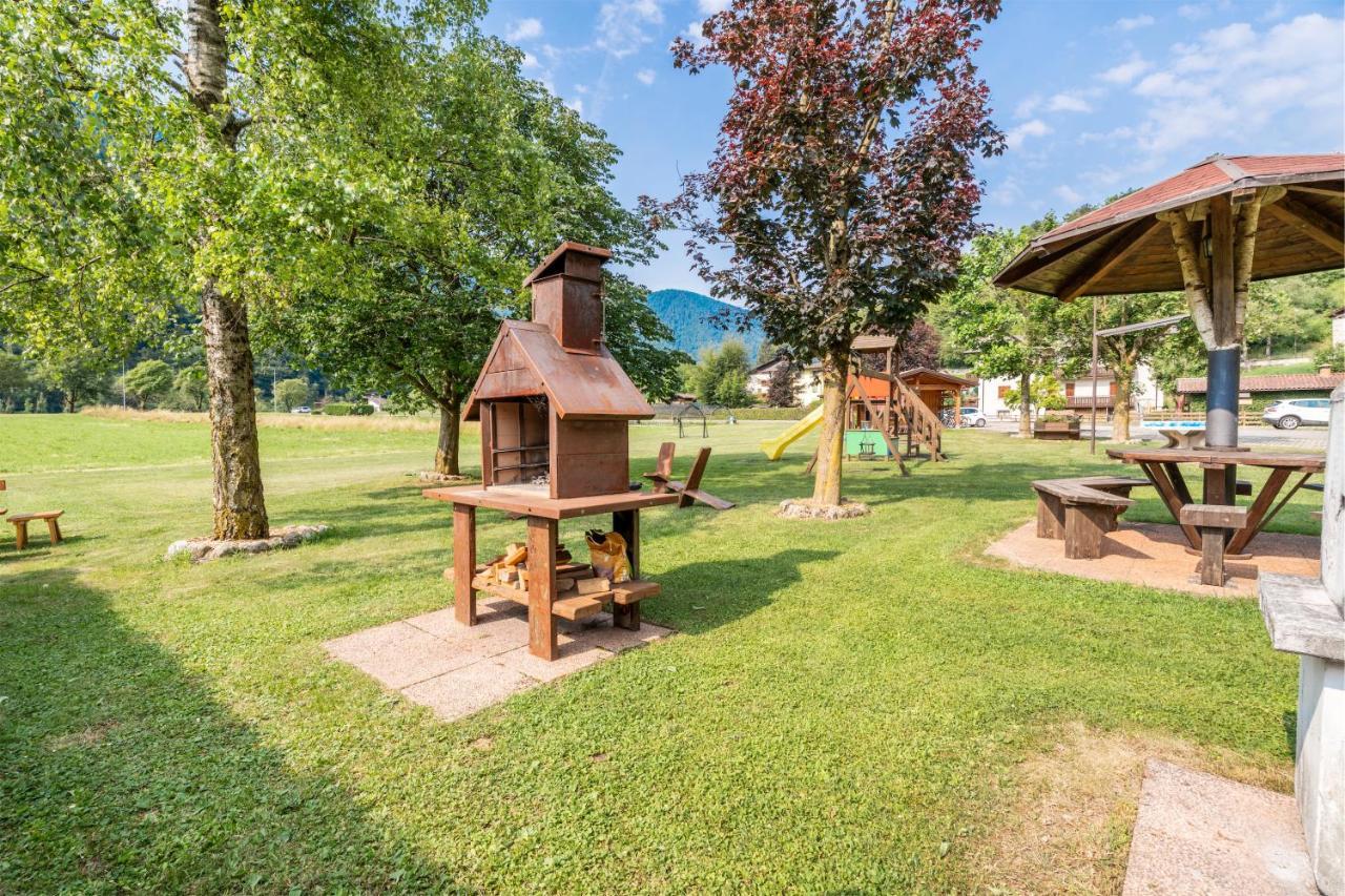 Residence Alessio Bezzecca Buitenkant foto