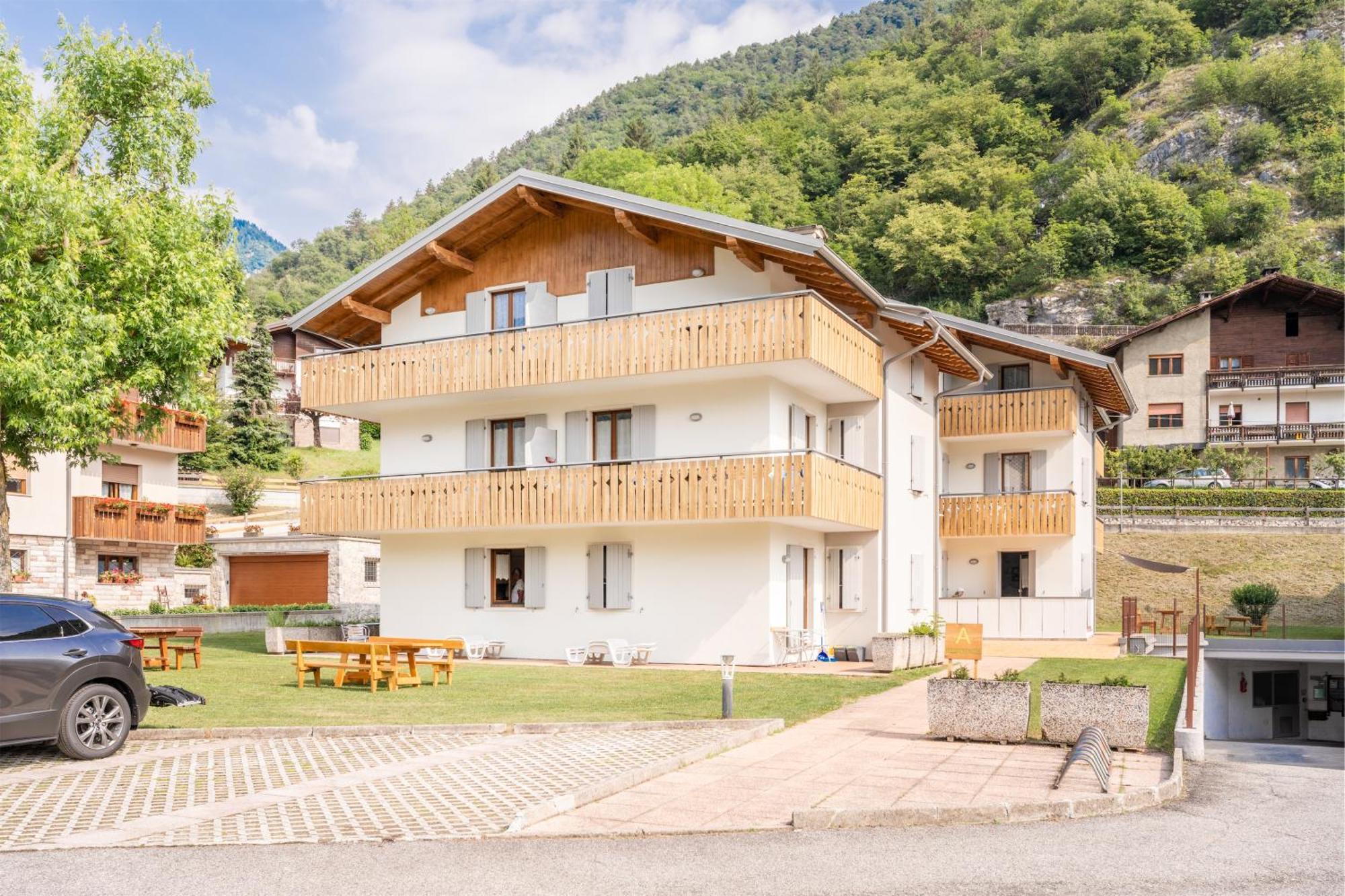 Residence Alessio Bezzecca Buitenkant foto